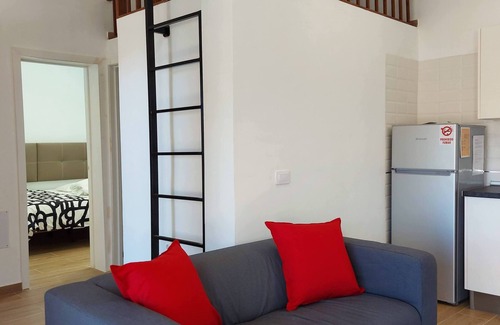 Alojera Casa | Casa Mercedes: puesta de sol con vistas panorámicas al mar y la montaña.