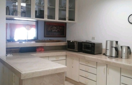 Las Pinas Casa | Casa Meyer's n500sq m lot, 300sq.m. BF Homes Int. with pool and Jacuzzi.