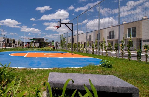 Tlajomulco de Zuniga Casa | CASA MIA AIRPORT (ideal para familias y estancias cortas)