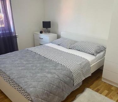 New Belgrade Apartamento | Casa Mia Apartments - Modern - Comfortable Stays 5 Min from Airport - Transport Possible