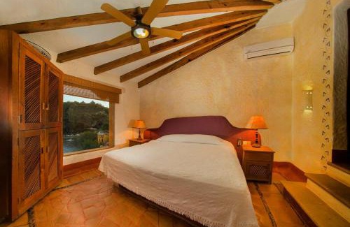 Almacén Casa | Casa Mia - Exclusive waterfront home in Puerto Mio