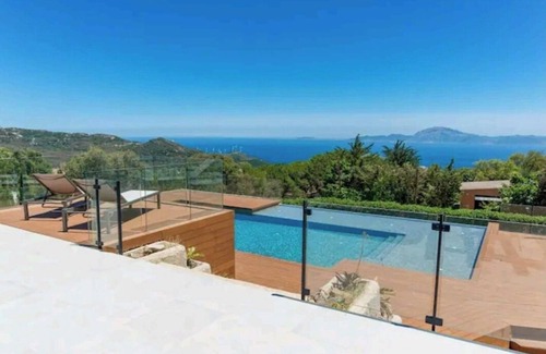 Tarifa Villa | CASA MICHEAL TARIFA . En la Reserva Natural . Villa de Lujo con Vistas a África.