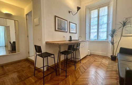 Centro Storico Apartamento | Casa Milano Classic Elegance with Balcony