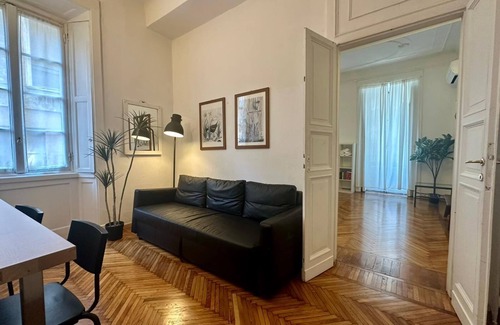 Centro Storico Apartamento | Casa Milano Classic Elegance with Balcony
