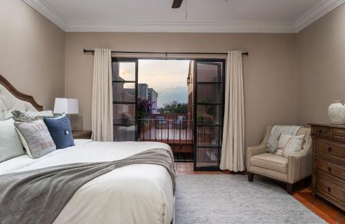 Colonia San Antonio Casa | Casa Mimosa, 3BR Retreat with Rooftop & City Views