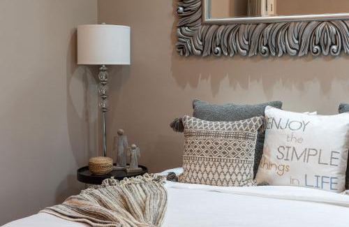 Colonia San Antonio Casa | Casa Mimosa, 3BR Retreat with Rooftop & City Views
