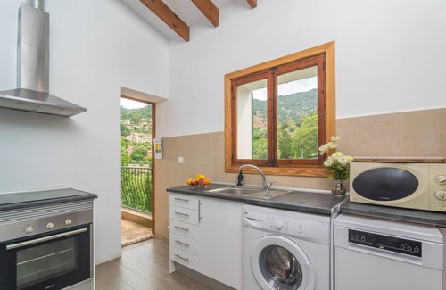 S'Arxiduc Casa | CASA MIRANDA - Chalet con terraza en Valldemosa. WiFi Gratis