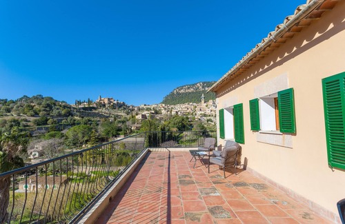 S'Arxiduc Casa | CASA MIRANDA - Chalet con terraza en Valldemosa. WiFi Gratis