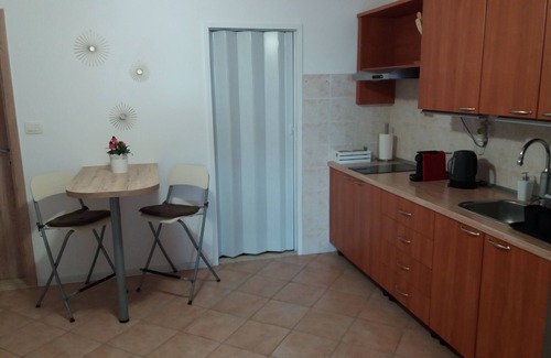 Kastelir Casa | Casa Mirelia for two with garden and whirlpool