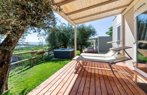 Montioni Apartamento | Casa Mobile Est Garda