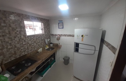 Rio das Ostras Casa | Casa Mobiliada, bem Arejada e em Ótima Localização!