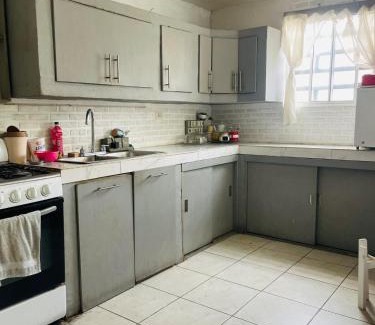 San Nicolás de los Garza Casa | Casa moderna y acogedora