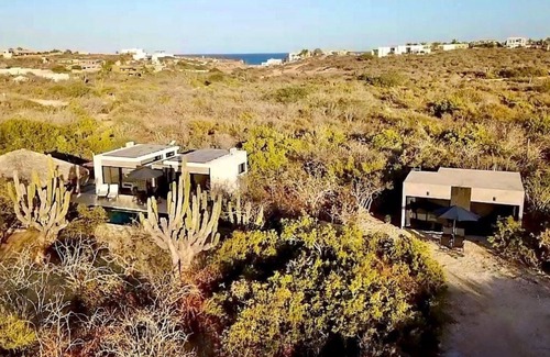 Los Zacatitos Casa | Casa Moonshine, 3 casitas w/ private pool and A.C. short walk to the beach!