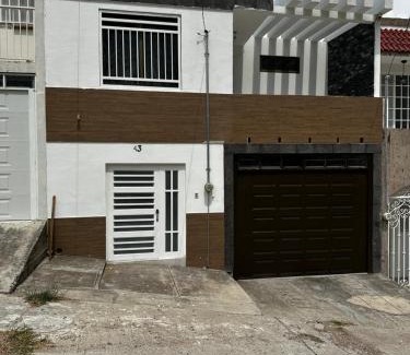 Jalostotitlán Apartamento | Casa muy cómoda de 2 pisos en zona muy tranquila