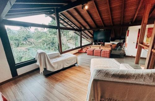 Petropolis Casa | Casa na Serra com 7 Suites em Correas - Petrópolis