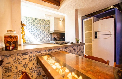 Centro Casa | Casa Nara, a 100 Metros do mar no Centro Histórico de Garopaba!