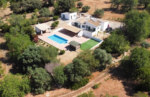 Fonte do Bispo Casa | CASA NATUREZA en una tranquila piscina y jardín