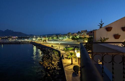 Porticello Casa | Casa nel borgo marinaro di Santa Nicolicchia