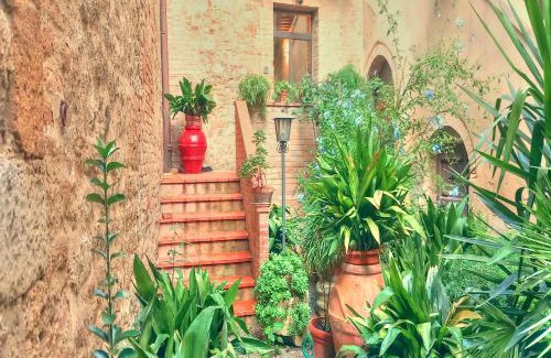 San Gimignano City Centre Apartamento | Casa nella Corte nel Centro di San Gimignano con balcone panoramico wifi e garage auto privato