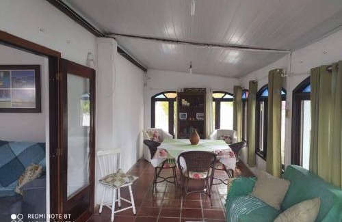 Porto Belo Casa | Casa no centro da cidade a 600 metros da praia.