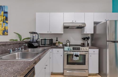 North Hyde Park Casa | Casa Noho in Central Tampa, Hot Tub, Near Hyde Park