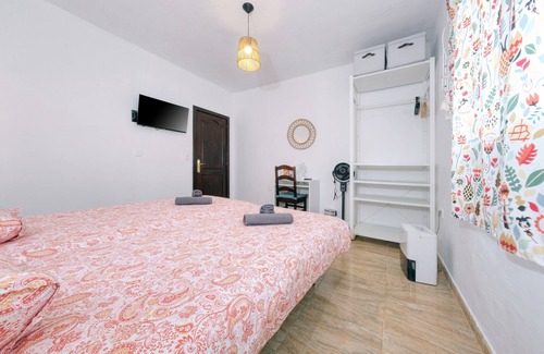 Tinajo Cama Y Desayuno | Casa NoPasaNada: habitación La Gomera con baño privado exterior