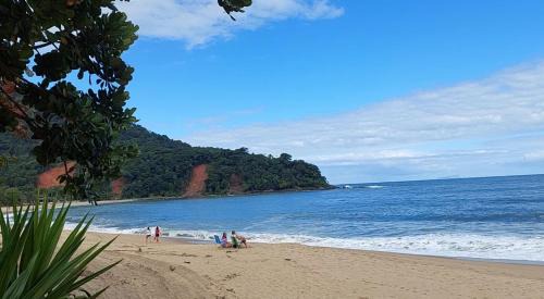 Centro Casa | Casa nova, aconchegante, estilosa! 3 minutos caminhando até a praia!