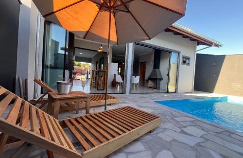 Costeira Casa | Casa nova com piscina e lareira