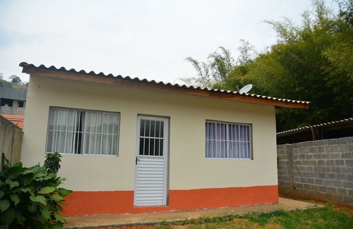 Vargem Casa | Casa Nova Confortável em Lugar Tranquilo