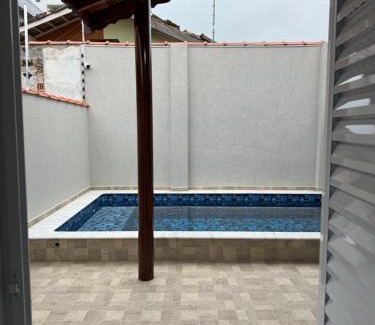 Balneario Santa Eugenia Casa | Casa nova na praia com piscina - Mongaguá