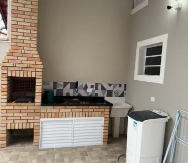 Balneario Santa Eugenia Casa | Casa nova na praia com piscina - Mongaguá