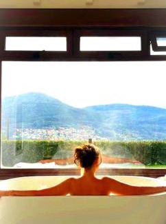 Mos Casa | Casa nueva en Vigo Rural Mos con Jacuzzi y chimenea para ESCAPADA ROMANTICA