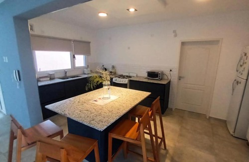 Santa Rosa Casa | Casa nueva estilo moderna, muy luminosa