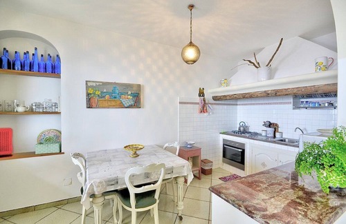 Arienzo Casa | Casa Odetta: Un luminoso apartamento frente al sol y al mar.