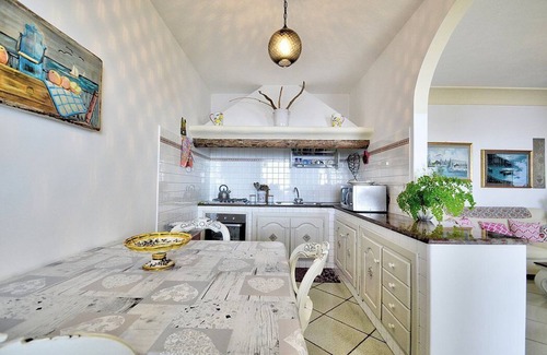 Arienzo Casa | Casa Odetta: Un luminoso apartamento frente al sol y al mar.