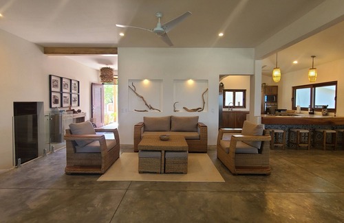 Jiquelite Casa | Casa Ohana: Beachfront Family Getaway with Pool & Ocean View