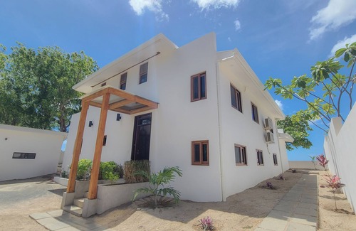 Jiquelite Casa | Casa Ohana: Beachfront Family Getaway with Pool & Ocean View