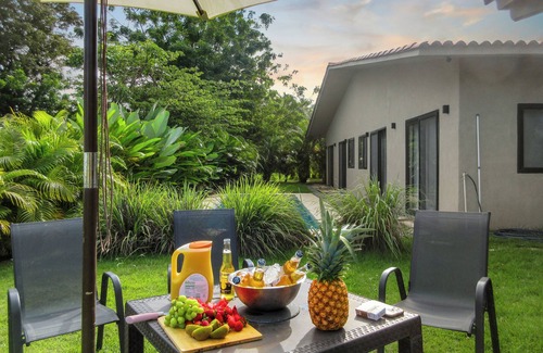 Las Escobas del Venado Apartamento | Casa Ola – Tropical Beachside Escape in Playa Venao