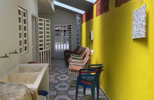 Bani Casa | Casa Orquiedia en centro de Bani, con Wifi y AC