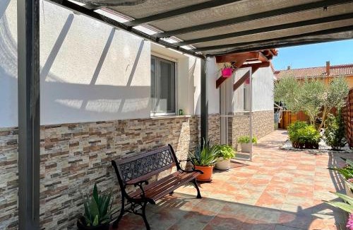 Pitillas Casa | Casa Ozcoidi, acogedor alojamiento con jardín y piscina en el centro de Navarra