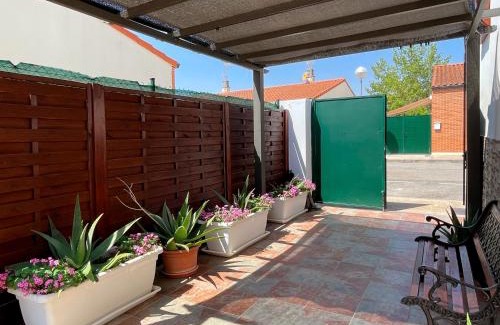 Pitillas Casa | Casa Ozcoidi, acogedor alojamiento con jardín y piscina en el centro de Navarra