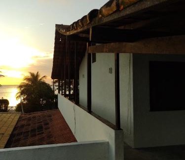Sao Pedro da Aldeia Casa | Casa pé na areia - 4m da praia!