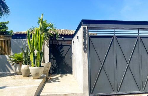 Prainha Casa | Casa Pé na Areia em frente à Ilhabela