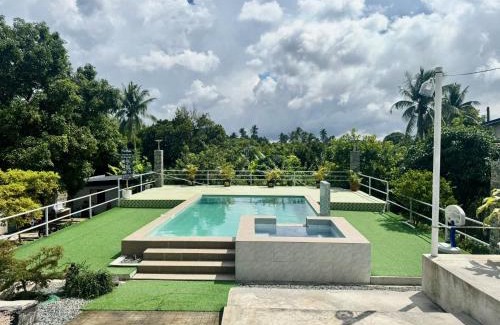 Alfonso Casa | Casa Pabugnaw Spacious Exclusive Vacation Home with Pool near Tagaytay