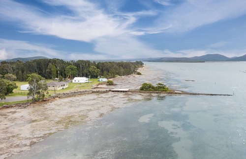 Swan Bay Casa | Casa Pacifica - A trip to Spain, 2 Hours From Sydney. Luxury Waterfront Villa, Escape, Relax, Reset.