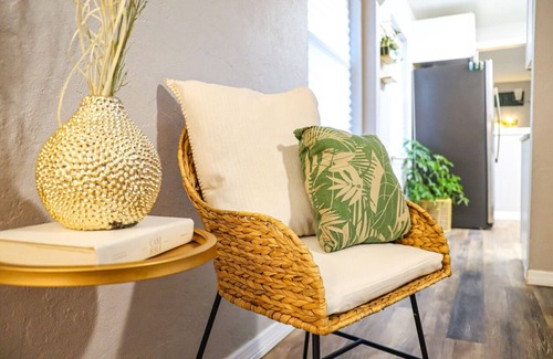 Childs Park Cabaña | Casa Palma Cottage- 10 Minutes to beach and Downtown St. Pete