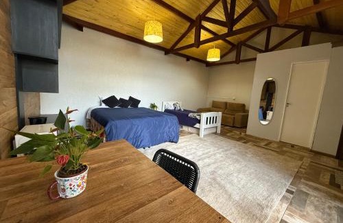Jardim Sumare Casa | Casa para até 8 pessoas ou studio para até 3 com fácil acesso à pontos turísticos