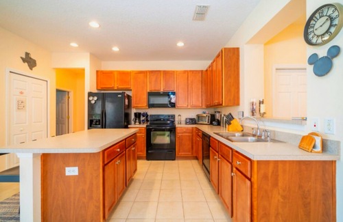 Bellavida Casa | Casa para Grupos en Orlando Florida