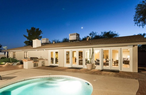 Paradise Valley Village Casa | Casa Paraiso 3 BR by Casago