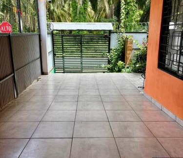 Parrita Casa | Casa Paraiso Tropical
